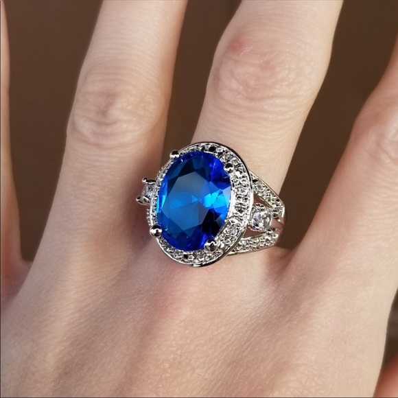 Sterling Silver 5.97CT Blue Oval Cut Topaz Ring - Picture 2 of 5